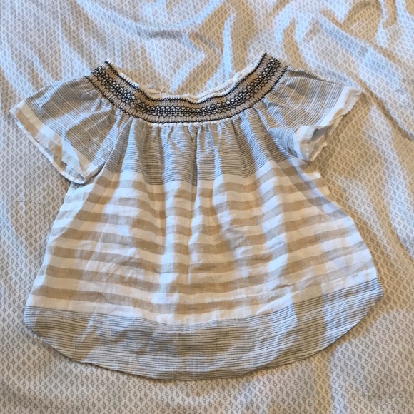 Vineyard Vines Tops - Vineyard Vines off shoulder top